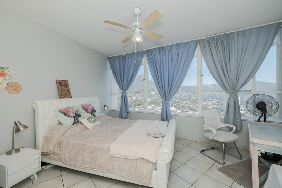 3 Bedroom Property for Sale in Vredehoek Western Cape